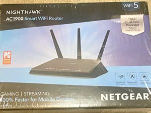NETGEAR Nighthawk Smart WiFi R7000 - سرعة لاسلكية AC1900 (تصل إلى 1900 ميجابت في الثانية) | تغطية تصل إلى 1800 قدم مربع و 30 جهازًا | 4 x 1G Ethernet و 2 منفذ USB | درع الأمن